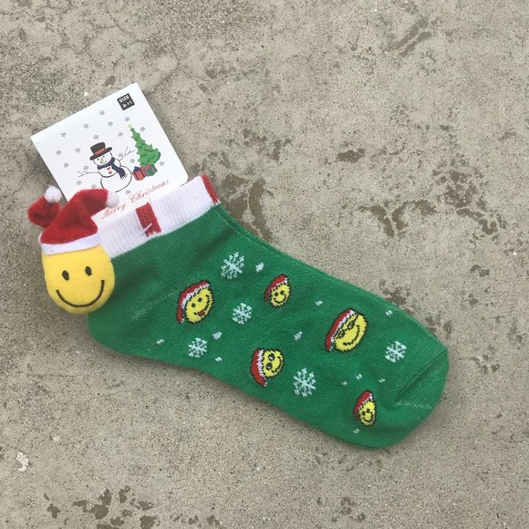 Bundle Sale! Christmas Smiley Socks NWOT - Picture 1 of 5